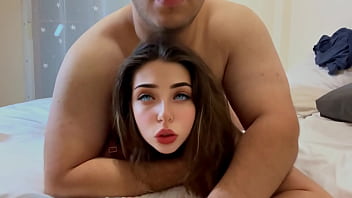 Llegó Mi Compañero De Piso Cuando Yo Me Estaba Masturbando, Y Termina Follandome Pero Se Corre Muy Rapido Y Me Deja Con Ganas De Mas