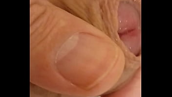 Me Masturbo En El Baño De Mi Amiga