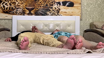 Stepmom Jerked Off The Package' Dick And Spread Her Ass When He Fucked Her In Anal