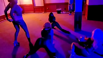 Waitin On The 3rd Wave!!!dancers On D