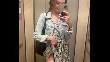 Flashing In Public Always Exciting