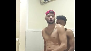 Com Black Dotado No Hotel