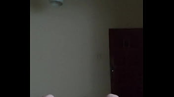 Chico Se Masturba Mientras Hace Ejercicio