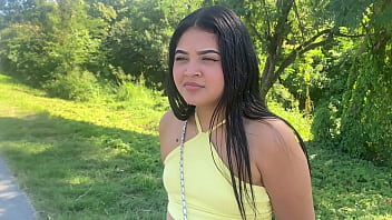 Hermosa Mujer Se Va Follar Con Un Desconocido Porque El Novio La Dejó Sola En Una Carretera Nacional