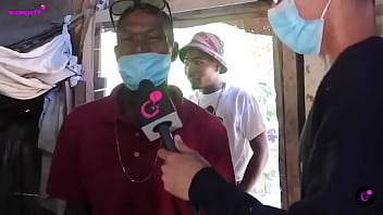 Llegamos A El Cacerio Donde Vive El Barbero Multifacético, Entorno Bajo Mundo