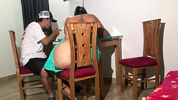 Mi Madrastra Es Muy Caliente Y Todo Se Salio De Control