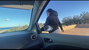 Maya Sube En El Coche De Un Extraño Y Follan El Parking Público