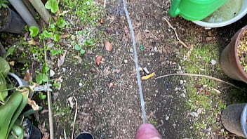 03 20210410 Asian boy pee outdoors