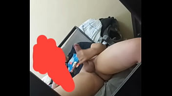 joven dotado más de 20 cm