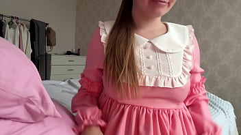 Cute Babe Fingering Pink Pussy