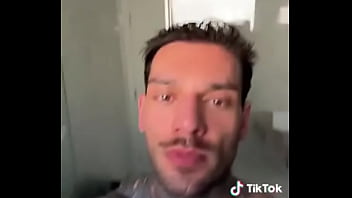 Lucas Lucco Mostra O Pau No Banho