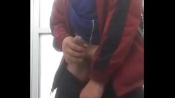 Chico Joven Se Masturba En La Universidad