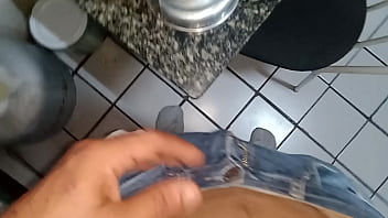 Mister Pika Fazendo Café Pra Acorda