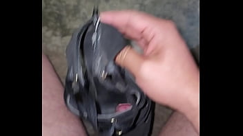 Penetro Mis Tacones Hasta Venirme