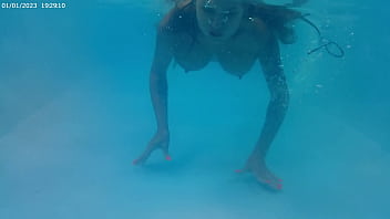 Melissa The Mermaid - milf, tattoo, swimming-pool, new, brown-eyes, only-women - Video 43584