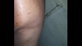 Abi, Me Llenaron El Culo De Leche En Un Ba_o Publico