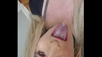 Cummy Mouth Bitch
