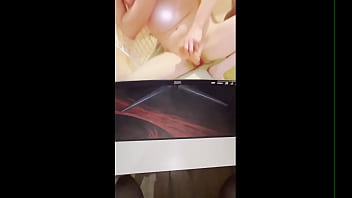 Debut Del Friendly Cock Viendo A Una Guarra De La Plataforma