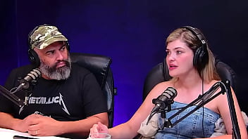 Como é O Universo Liberal Para Um Casal Bissexual? Ele E Ela São Bi E Sabem Aproveitar Muito Swing E Menage Feminino E Masculino