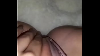 Ласкаю писечку пока никого нет дома