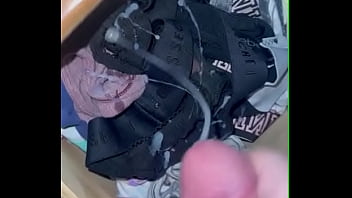 Extreme Pantie Cumshot