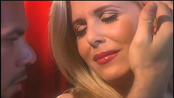 Fucking Blonde Beauty Mom Julia Ann