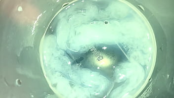 Thí nghiệm quá trình tinh trùng hoá lỏng sau khi xuất ra khỏi dương vật nam thanh ni_n, dương vật sau những cơn khoái cảm thì đã xìu xuống