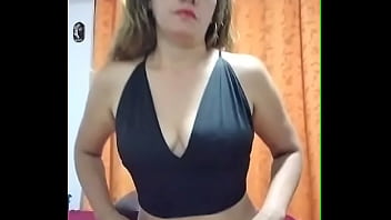Milf Bien Perra Jugando Frente A La Camara