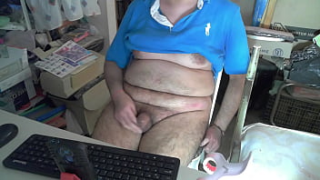 Chubby Otaku Rubbing Small Penis (part 1)