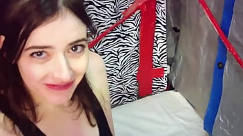 Chloe Sucks Maxxx Loadz Dick