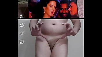 Sexy Indian Shemale Chikni Chameli Hot Mujra Fucking With Stranger