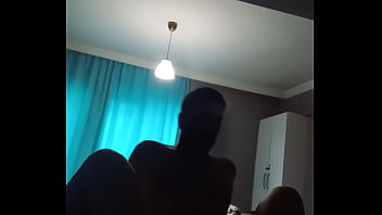 Sert Acımasız Ve Inleterek Sikiyorum