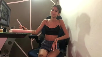 Sesión De Psicología Se Salió De Las Manos, Una Psicóloga Le Dio Sexo A Su Joven Cliente