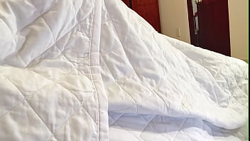 Xuất tinh cực mạnh tr_n ghế tình y_u trong khách sạn