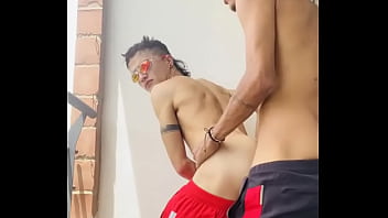 Mi Novio Me Preña En El Balcon