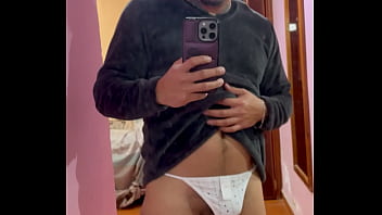 Algo No Está Bien Aquí, Ya Crecí Y No Me Quedan Mis Trusas Haha