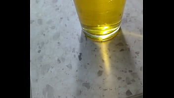 Je Bois Ma Pisse Comme Un Chiot Soumis