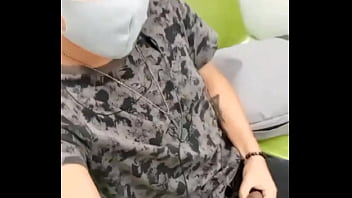 Joven Exhibicionista En El Vagón Del Metro En Cdmx