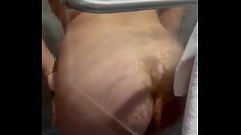 Mi Linda Esposa Joana Bañandose