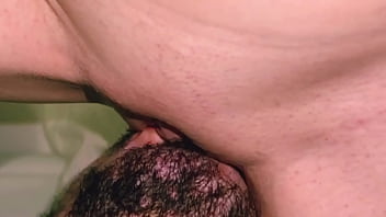 Mi Esclavo Me Come El Culo Y El Coño Y Tengo Orgasmo En Su Boca !!