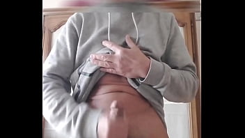 Branlette Et Belle Ejaculation Crèmeuse, Vidéo Complète Non Floutée