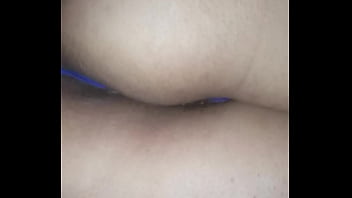 Mostrando El Culo De Mi Madurita
