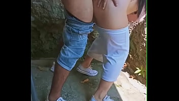 __feliz A_o!! Pr_m0s Cachondos Follando Detr_s De Una Casa Abandonada!!