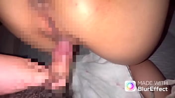 四つん這いの素人あすかはちんちんを擦るだけで大量潮吹き