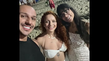 Eu E Minha Mulher Conhecemos Uma Ruivinha No Ano Novo De Copacabana E Chamamos Ela Pra Um Ménage.