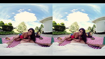 She Wants Picnic, I Give Her A Creampie - Virtual Real Porn