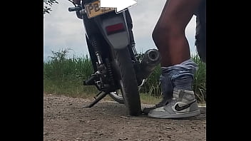 Dia De Camping Follando Al Aire Libre