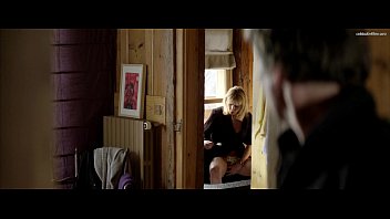 Karin Viard _ Maïwenn Le Besco _ Sara Forestier _ Marion Duval - L_amour Est U