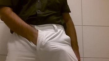 Calça Branca - gay, gozada, macho, gostoso, soloboy, branca, gosada, peludo, bulto - Video 6064615