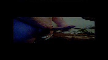 Un Buzoian Cu Pula Mare Se Masturbeaza :o